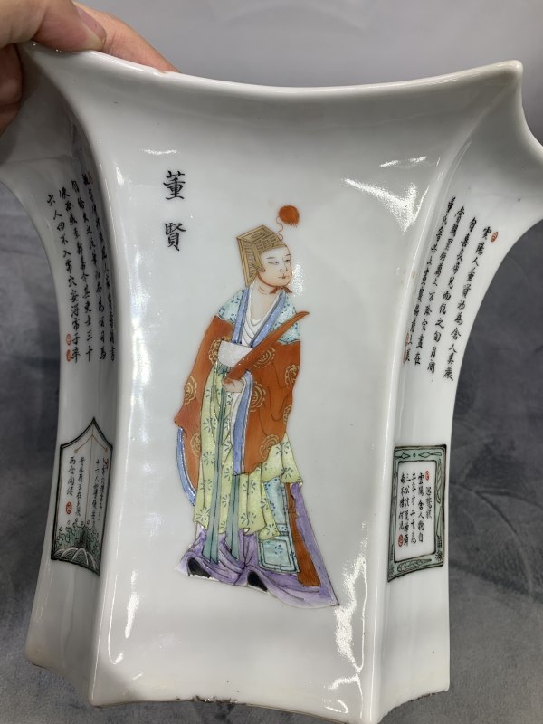 民国粉彩无双谱人物故事纹诗文八方花盆 - 图8