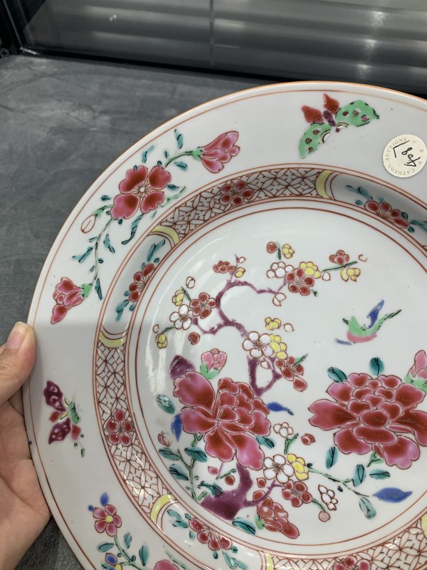清雍正粉彩蝶恋花折沿盘 - 图5