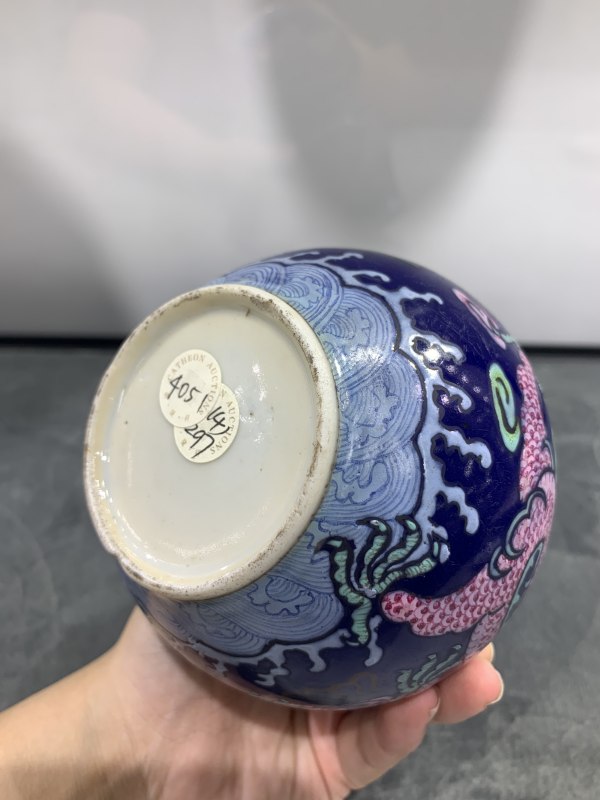 清晚期霁蓝釉粉彩龙纹葫芦瓶 - 图13
