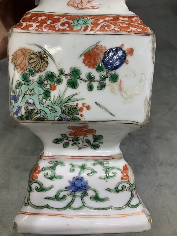清康熙五彩山水人物天马瑞兽节节高升瓶 - 图11