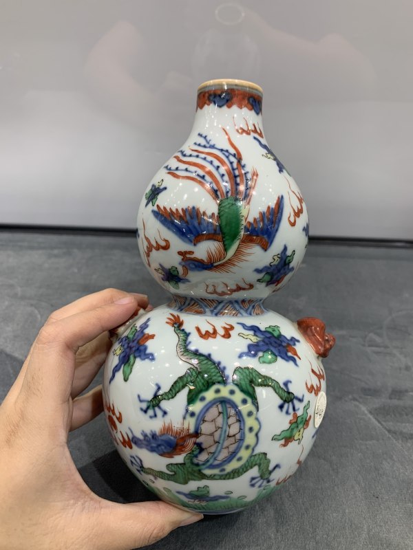 清晚期青花五彩四灵图兽耳葫芦瓶 - 图2