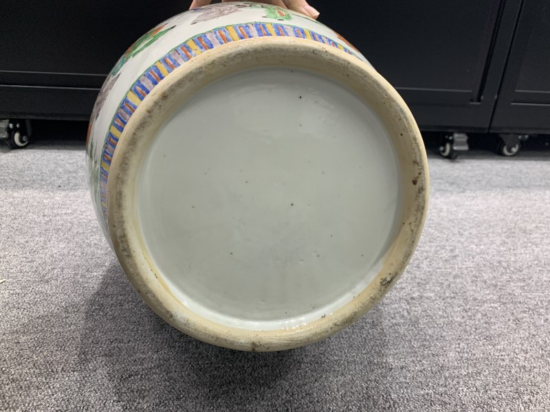 清咸丰五彩泛舟游湖图狮耳衔环大尊 - 图7