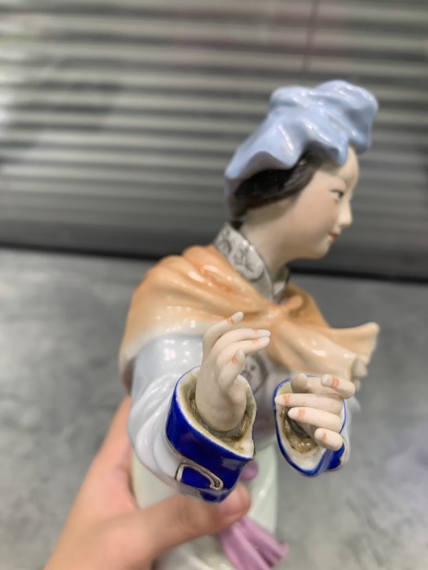 民国粉彩仙女塑像 - 图6