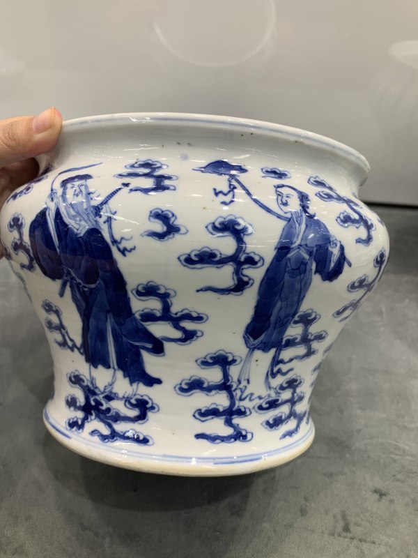 清晚期青花八仙人物故事纹马蹄尊 - 图5