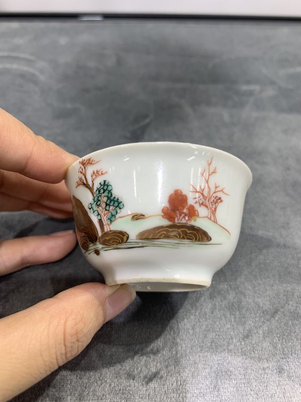 清乾隆粉彩描金山水楼阁纹小杯 - 图3