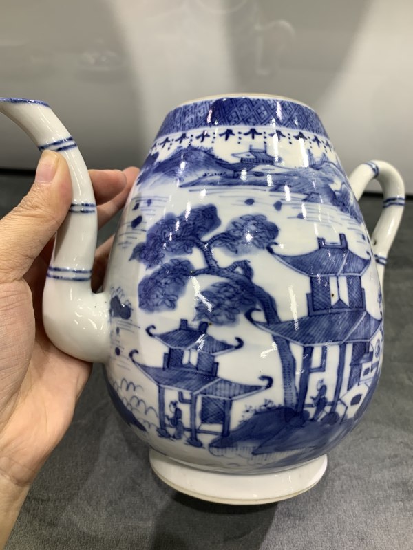 清晚期青花山水楼阁纹壶 - 图2