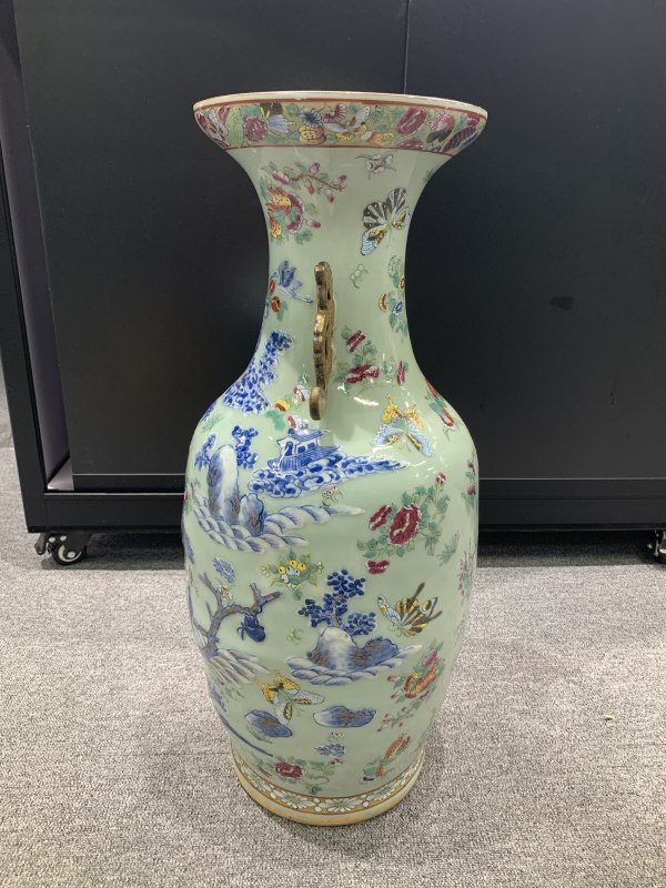 清道光粉青釉青花堆白加彩仙人乘槎渡鹊桥纹双耳大瓶 - 图3