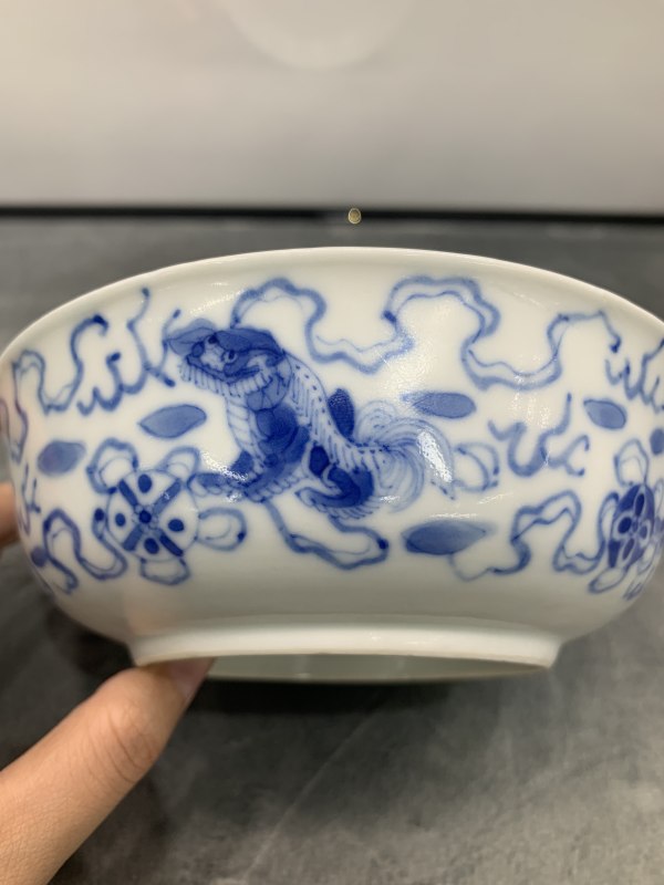 清晚期青花狮子滚绣球纹盖碗 - 图3