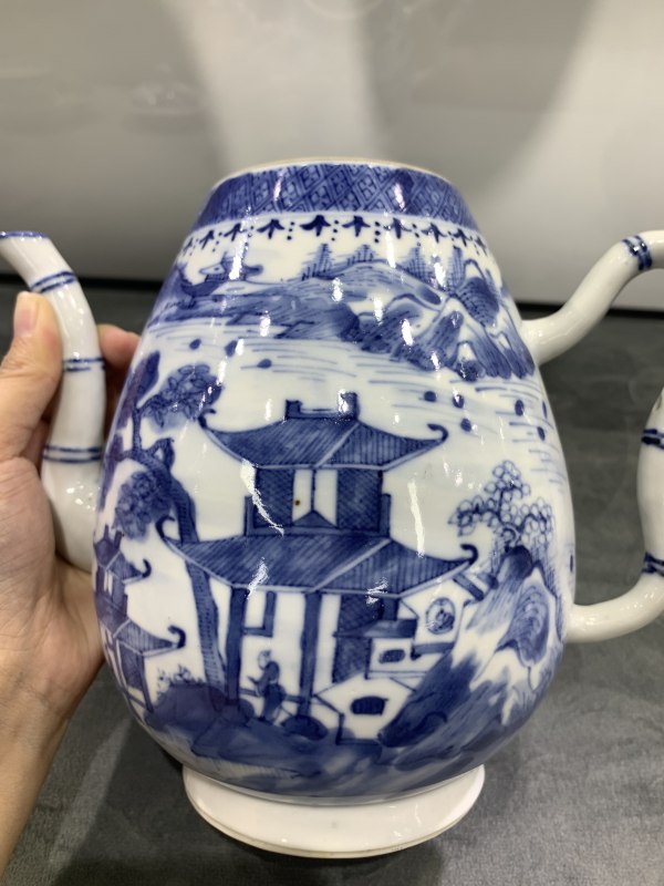 清晚期青花山水楼阁纹壶 - 图3
