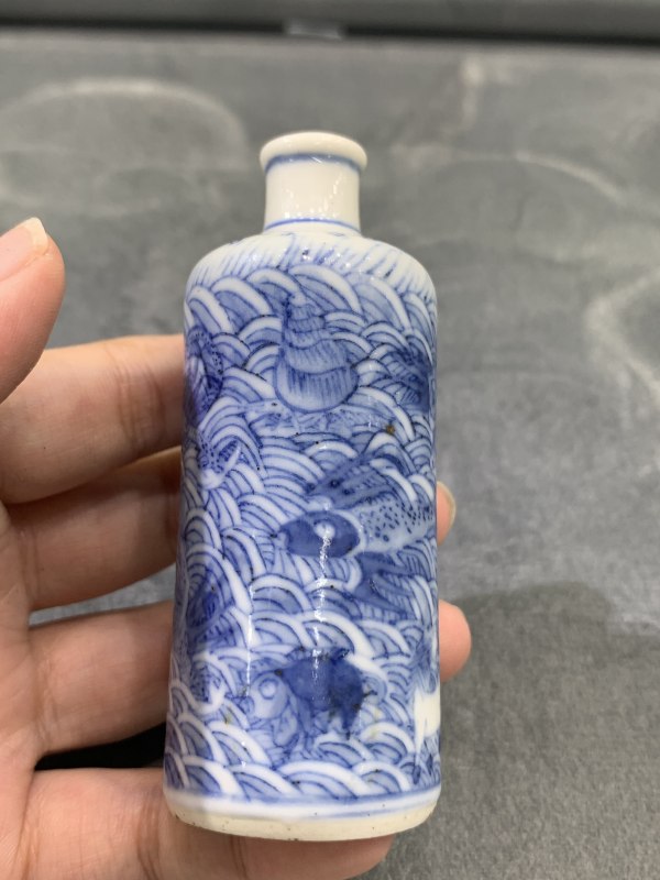 清晚期青花海八怪鼻烟壶 - 图6