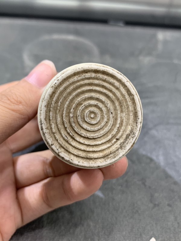 清乾隆青花狮子滚绣球纹鼻烟壶 - 图7