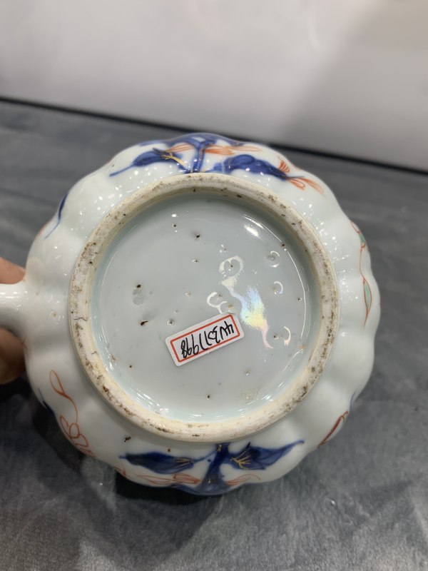 清康熙青花加彩花卉纹瓜棱形壶 - 图9