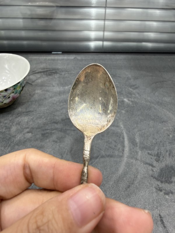 民国墨地百花不落地纹碗（带银匙、银把、银盘） - 图11