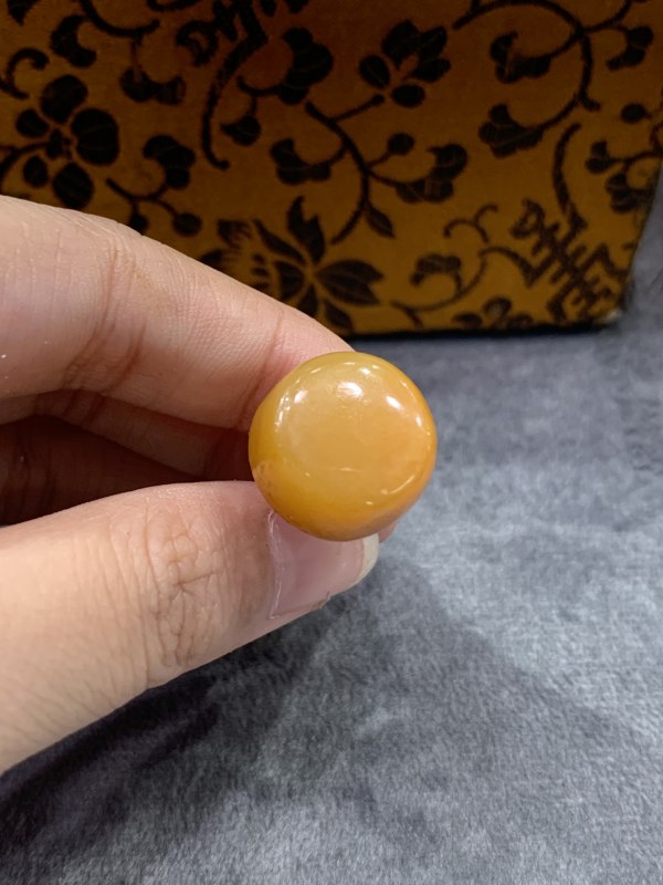 清黄玉浮雕兽耳衔环鼻烟壶 - 图10