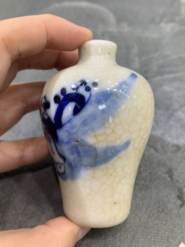 清晚期哥釉青花和合二仙纹鼻烟壶 - 图3