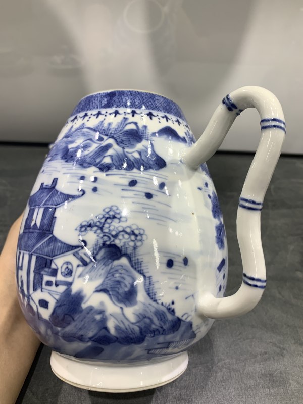 清晚期青花山水楼阁纹壶 - 图4