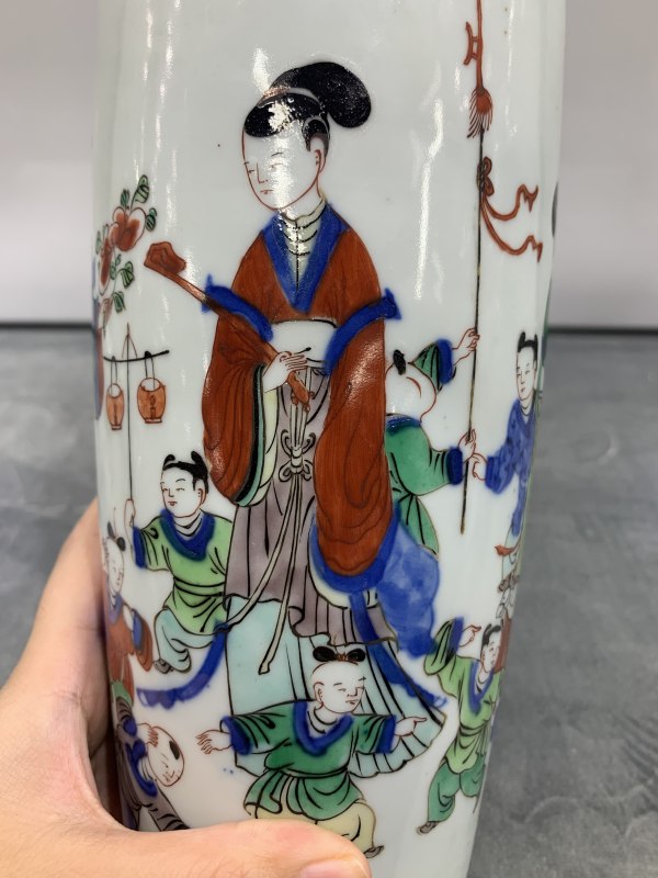 清晚期青花五彩四妃十六子人物故事纹筒瓶 - 图10