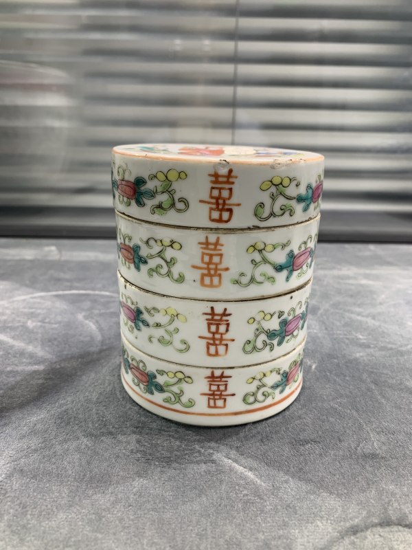 清晚期粉彩五子登科喜字瓜瓞绵绵纹四层节盒 - 图2