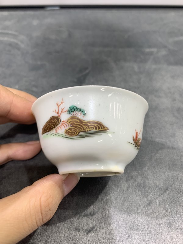 清乾隆粉彩描金山水楼阁纹小杯 - 图5