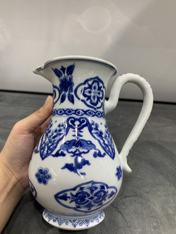 清康熙青花蝶恋花喜上眉梢纹花浇 - 图6