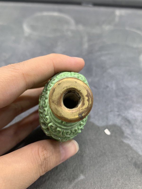 清晚期秋葵绿釉镂雕龙凤纹鼻烟壶 - 图6