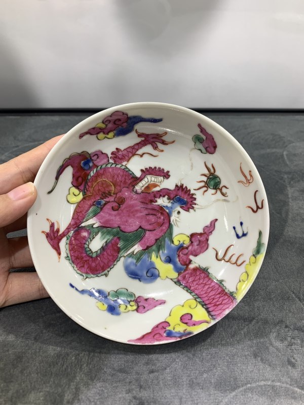 清雍正粉彩过墙龙纹盘 - 图2
