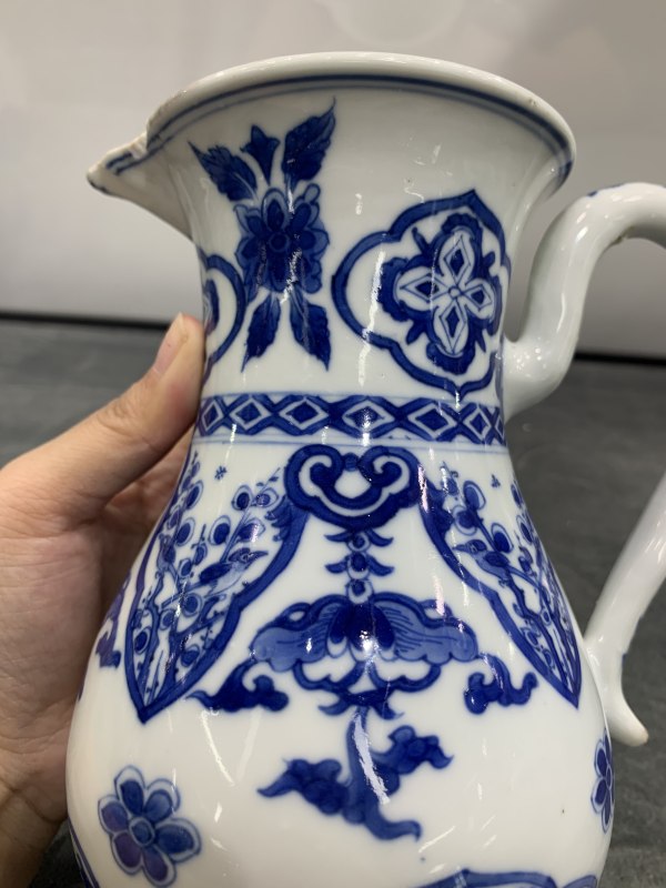 清康熙青花蝶恋花喜上眉梢纹花浇 - 图7
