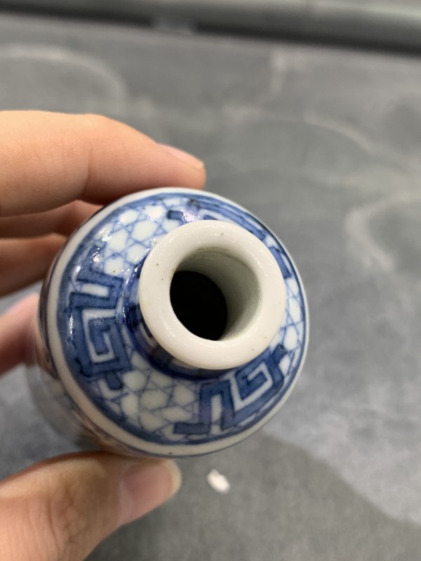 清晚期青花釉里红西厢记之白马解围人物故事纹鼻烟壶 - 图11
