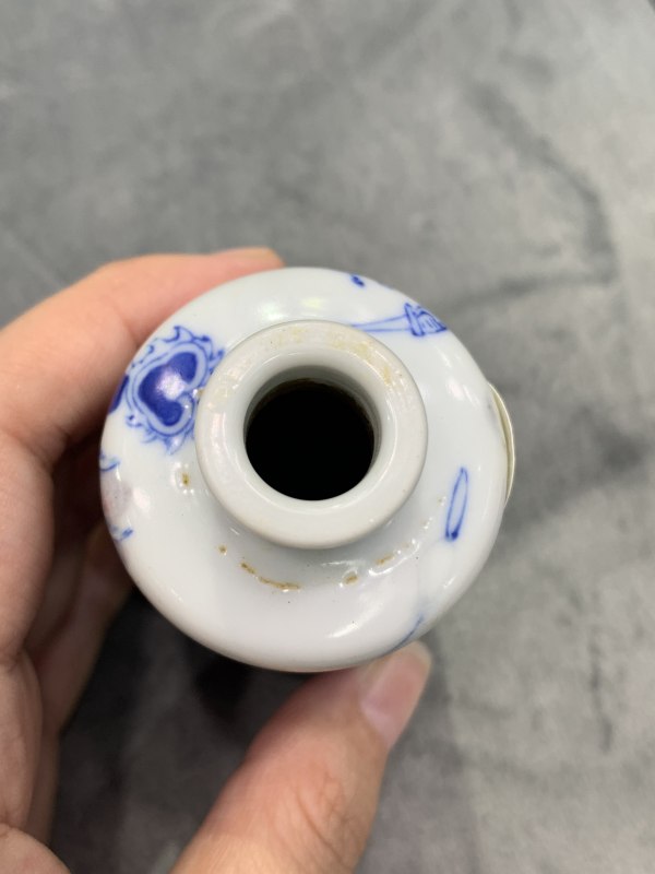 清晚期青花釉里红刀马人物纹鼻烟壶 - 图7