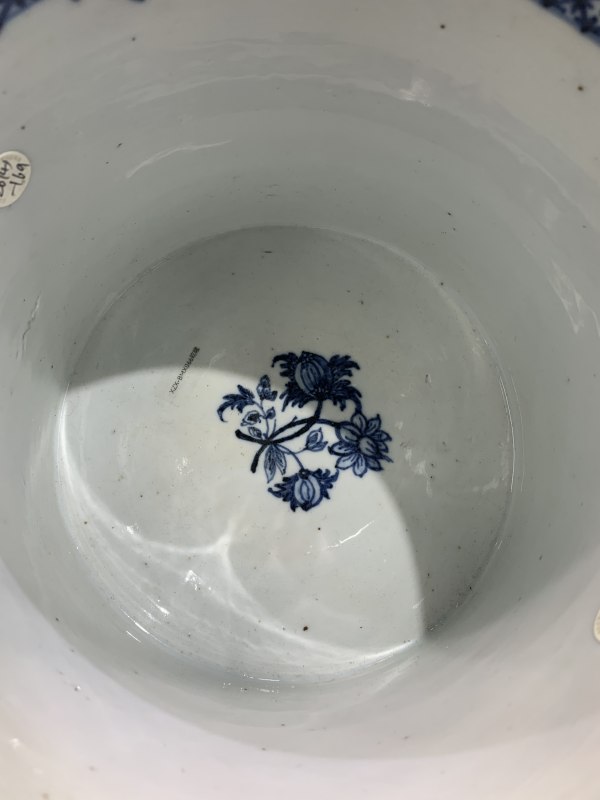 清乾隆青花描金璎珞纹折枝花卉纹兽耳笔筒 - 图7