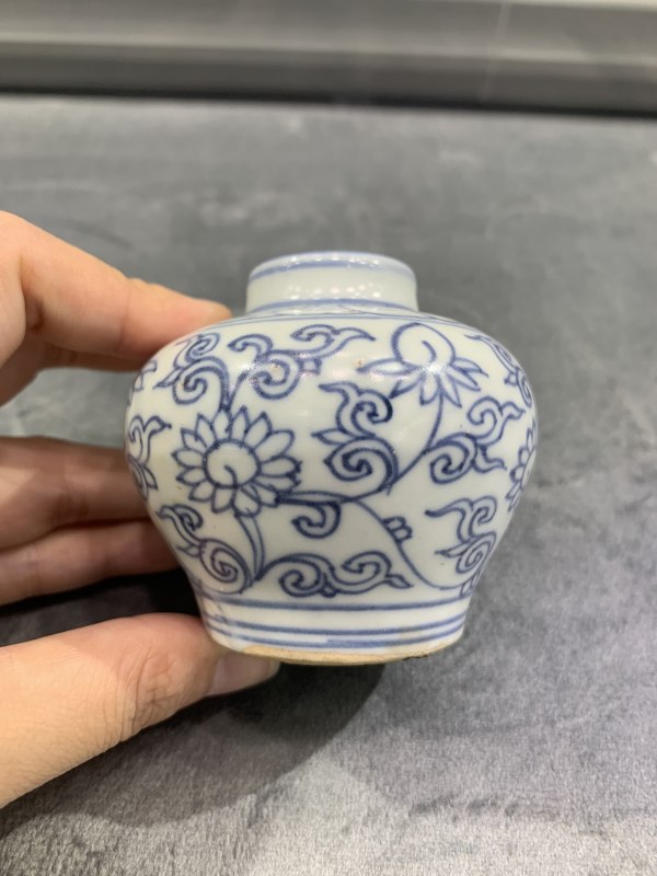 明中晚期青花淡描缠枝莲纹水盂 - 图6