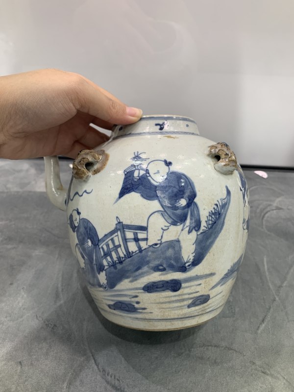 清康熙青花婴戏纹四兽耳系壶 - 图5