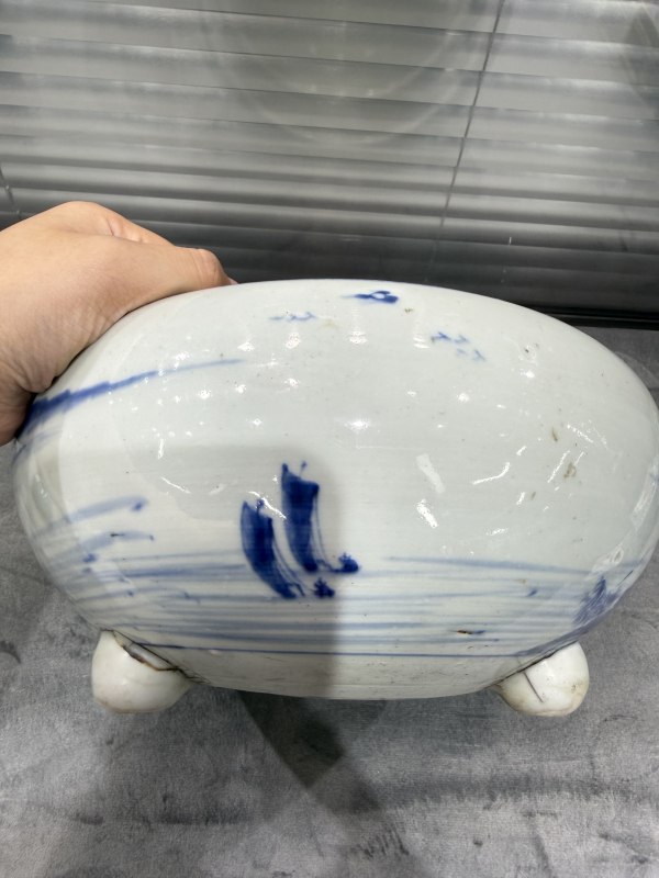 清雍正青花山水楼阁纹三足炉 - 图5