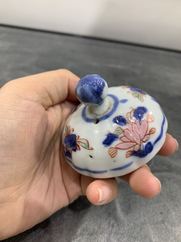 清康熙青花加彩花卉纹瓜棱形壶 - 图12