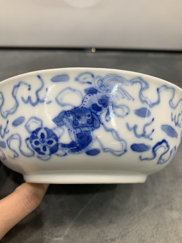 清晚期青花狮子滚绣球纹盖碗 - 图6