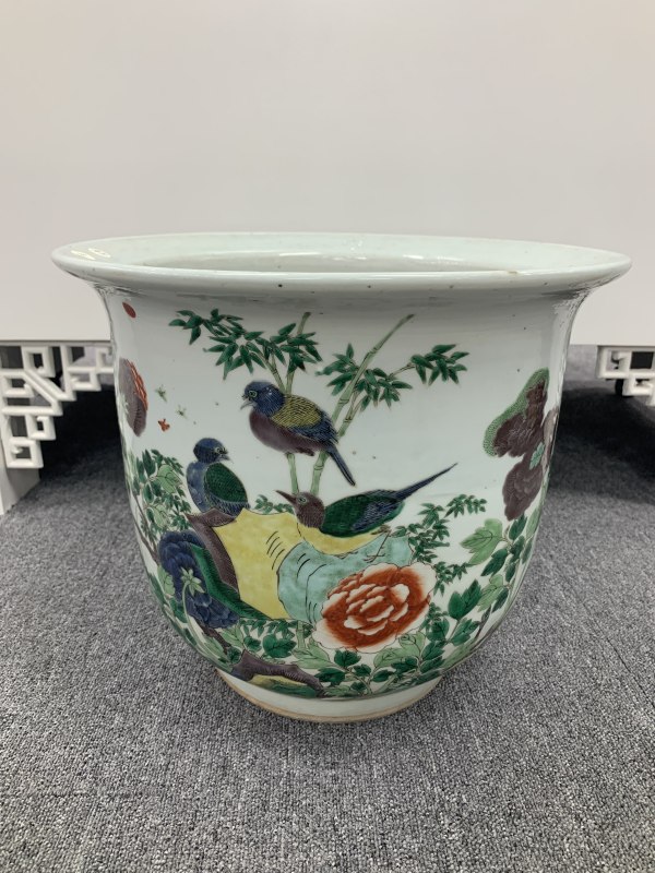 清晚期五彩雉鸡牡丹纹大花盆 - 图2
