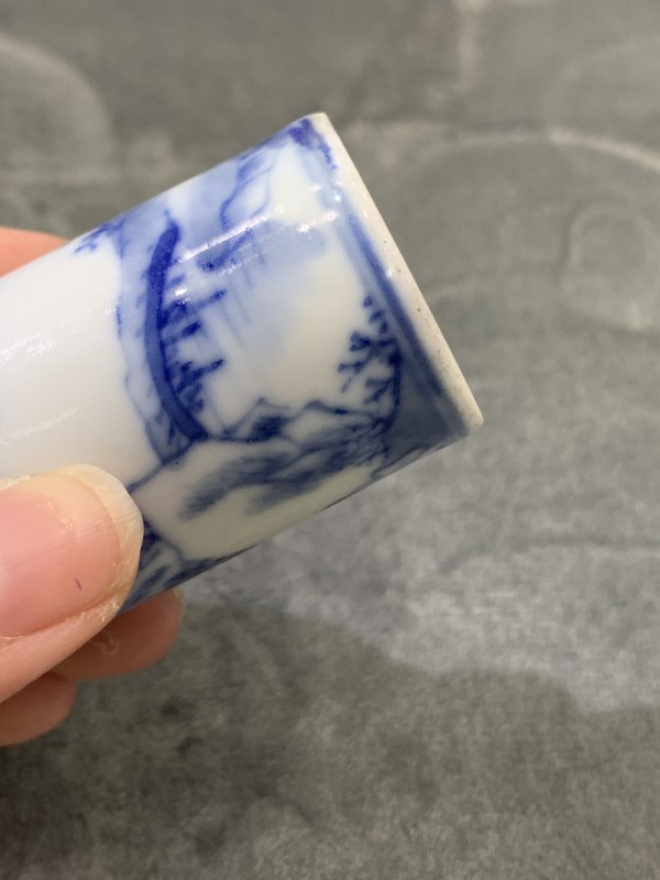 清晚期青花踏雪寻梅图鼻烟壶 - 图10