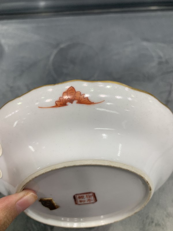 清道光粉彩江西十景徐亭烟柳诗文花口盘 - 图7