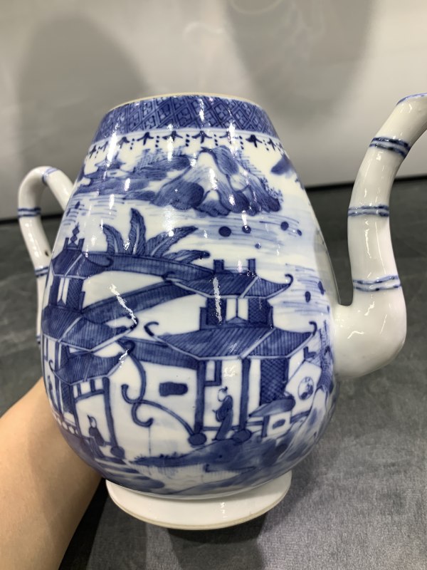 清晚期青花山水楼阁纹壶 - 图7