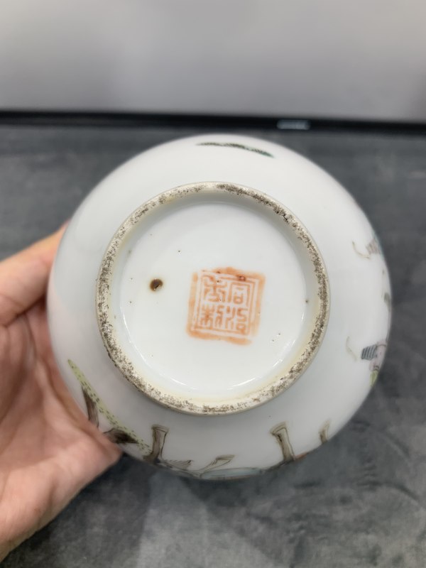 清晚期粉彩旗开得胜纹盖罐 - 图8