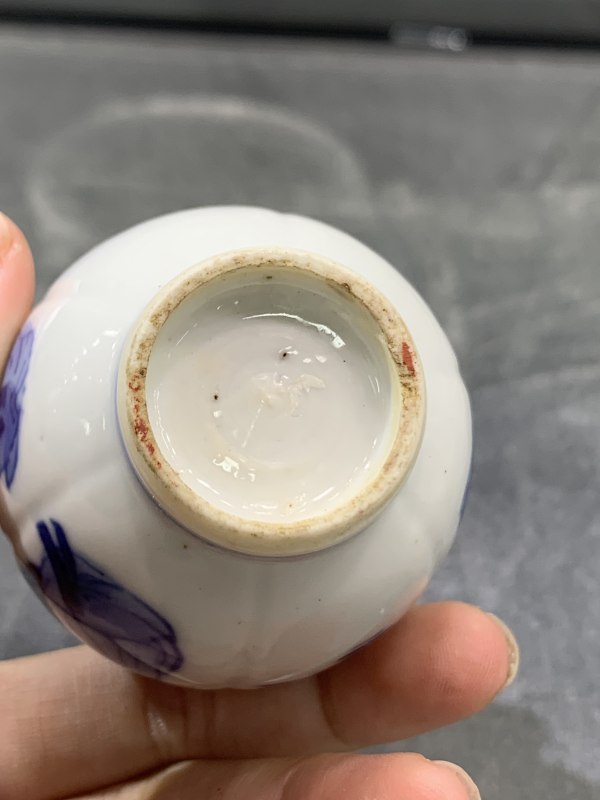 清康熙青花四美图瓜棱小胆瓶 - 图6