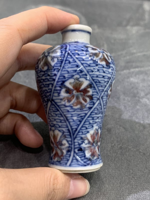 清中期青花釉里红缠枝花卉纹鼻烟壶 - 图5