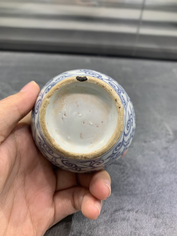 明中晚期青花淡描缠枝莲纹水盂 - 图8