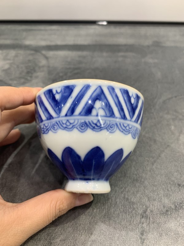清中期青花蕉叶纹鸡心杯 - 图4