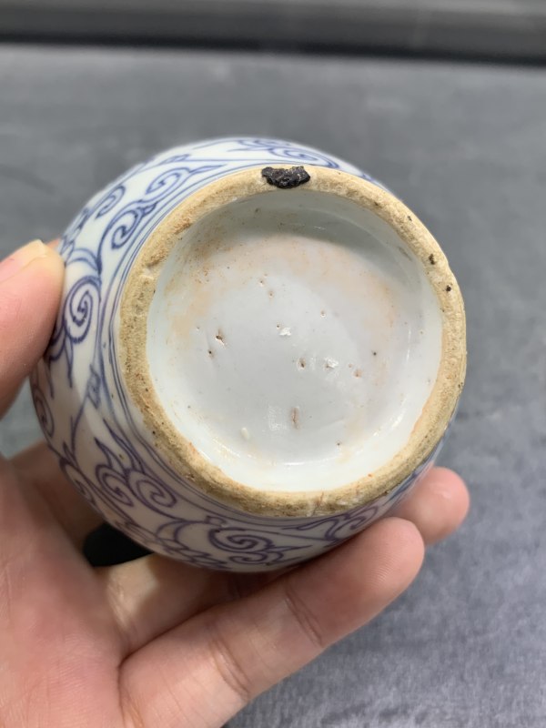 明中晚期青花淡描缠枝莲纹水盂 - 图9