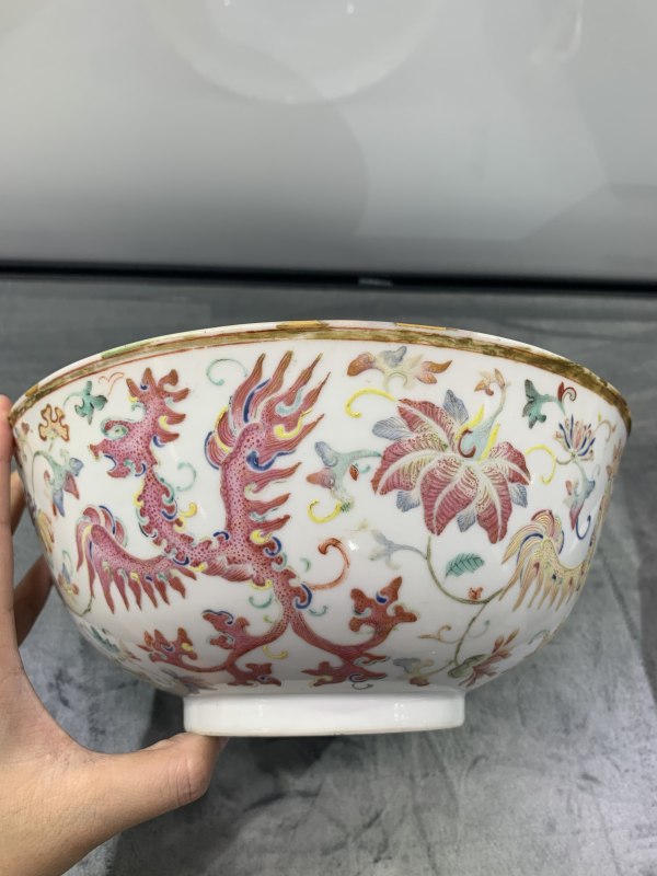 清光绪粉彩葵凤穿花纹大碗 - 图3