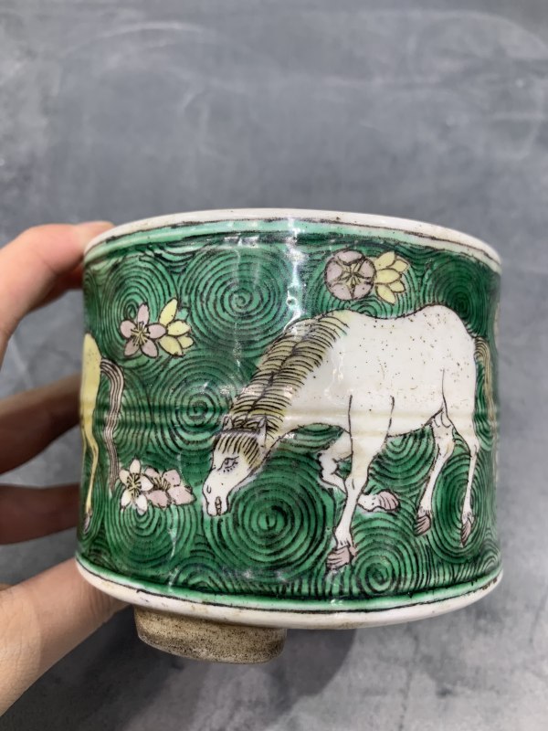 清晚期素三彩骏马图竹节型琴炉 - 图3