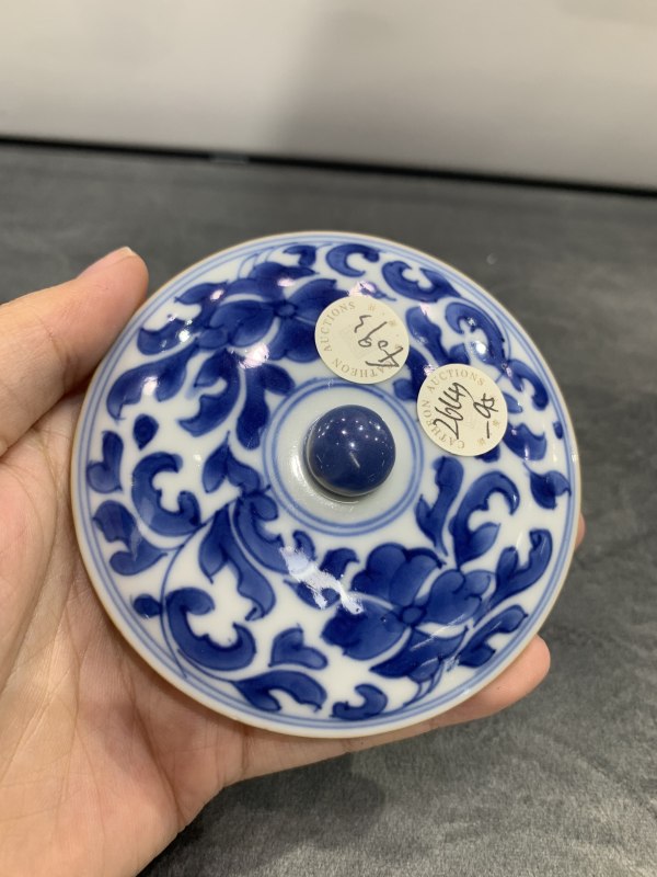 清康熙青花缠枝花卉纹铃铛盖杯 - 图9