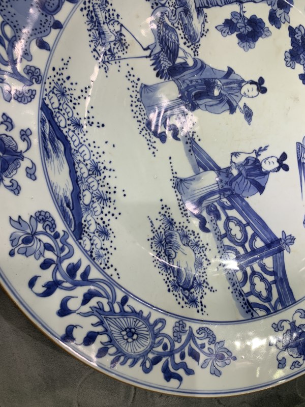 清雍正青花麻姑献寿纹折沿大盘 - 图5
