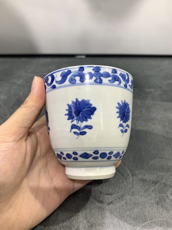 清康熙青花折枝花卉纹铃铛杯 - 图4